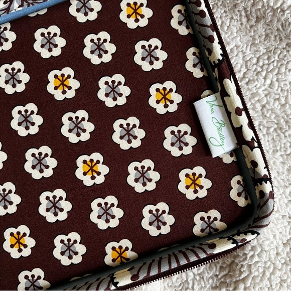 Vera Bradley Slate Blooms hard shell iPad crossbody case bag retired pattern - Picture 9 of 14
